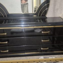 Black &gold Dresser