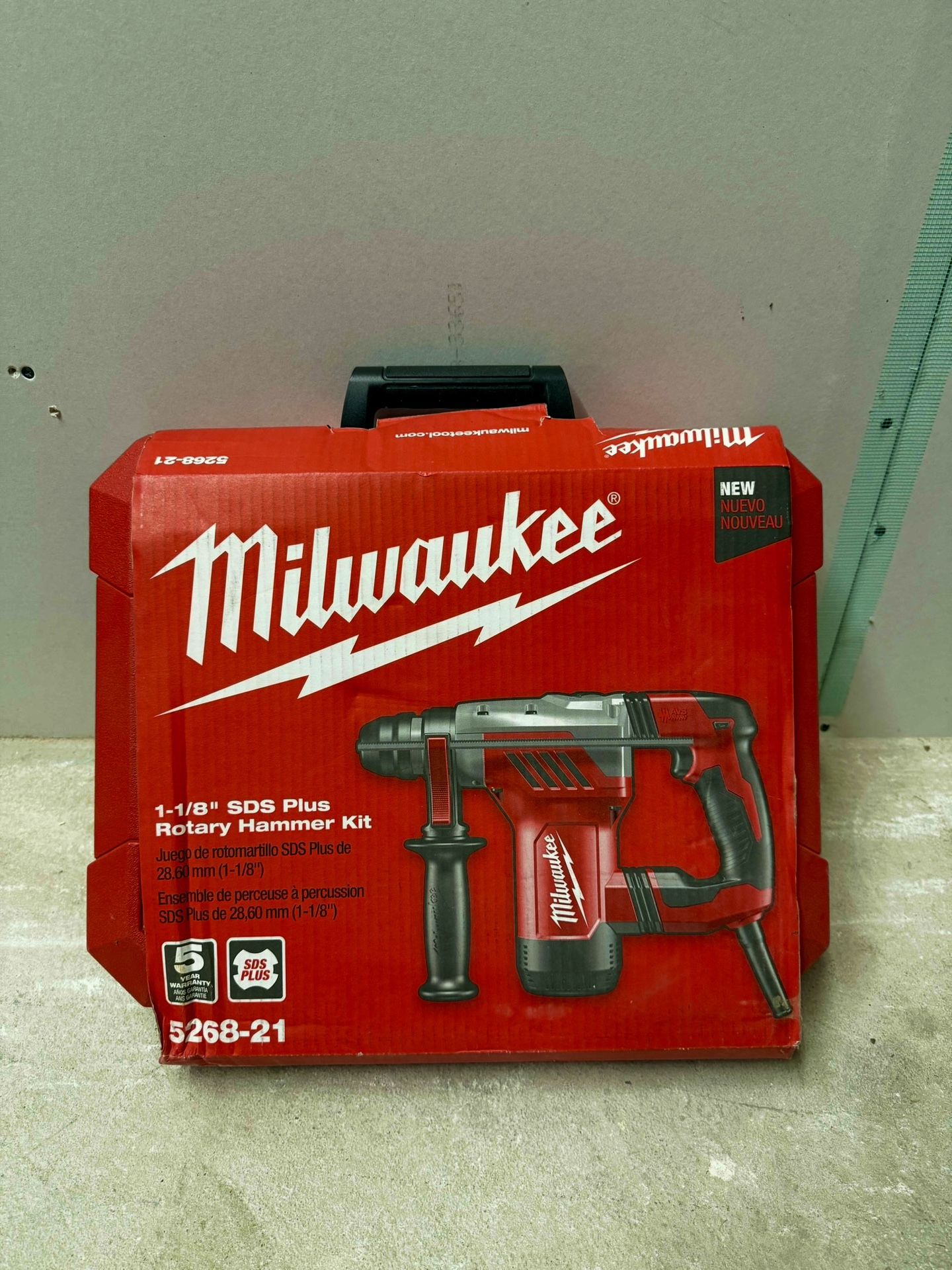 Milwaukee 1 1/8” CORDED Rotary Hammer Kit