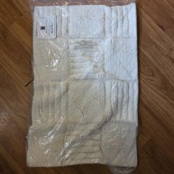 Castle Hill Bath Rug 100% Soft Cotton, Size 34x21 Inch,  