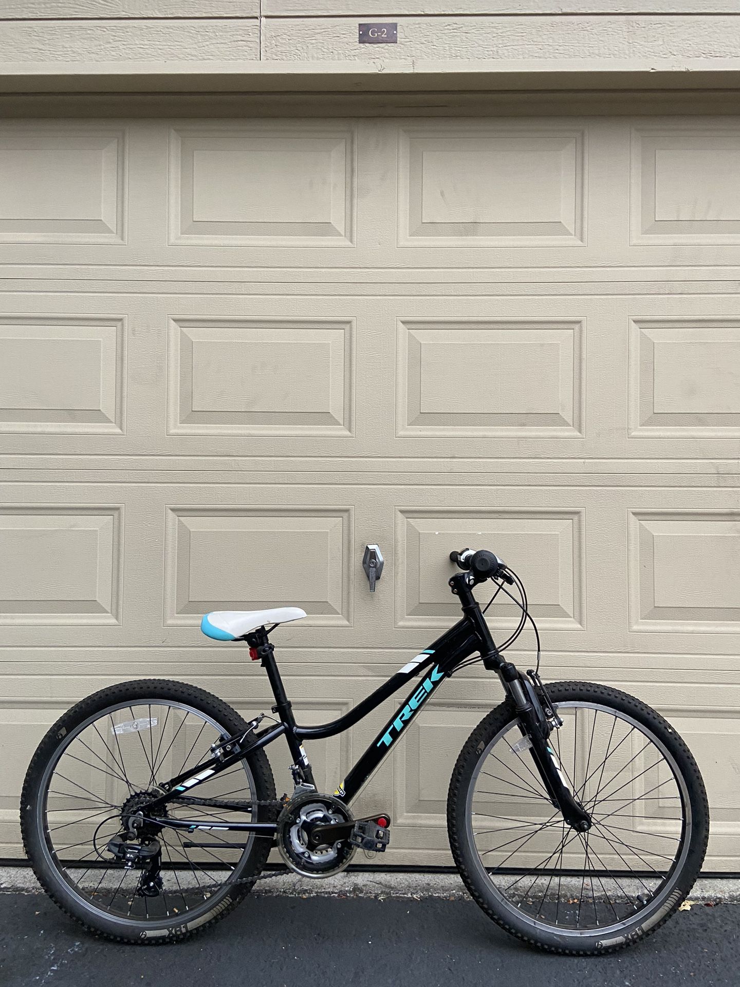 Trek Precaliber 24 – Kids’ Mountain Bike – 21-Speed – 24” Wheels - Bicycle