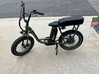 Rad Runner E bike with accessories