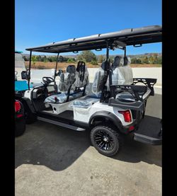 BRAND NEW GOLF CART DIFFERENT COLORS LITHIUM-ION