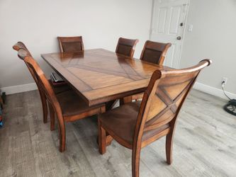 🍽️ Beautiful 6-Piece Dining Room Set for Sale