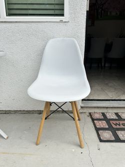3 Pc Outdoor/Indoor Chair With Table