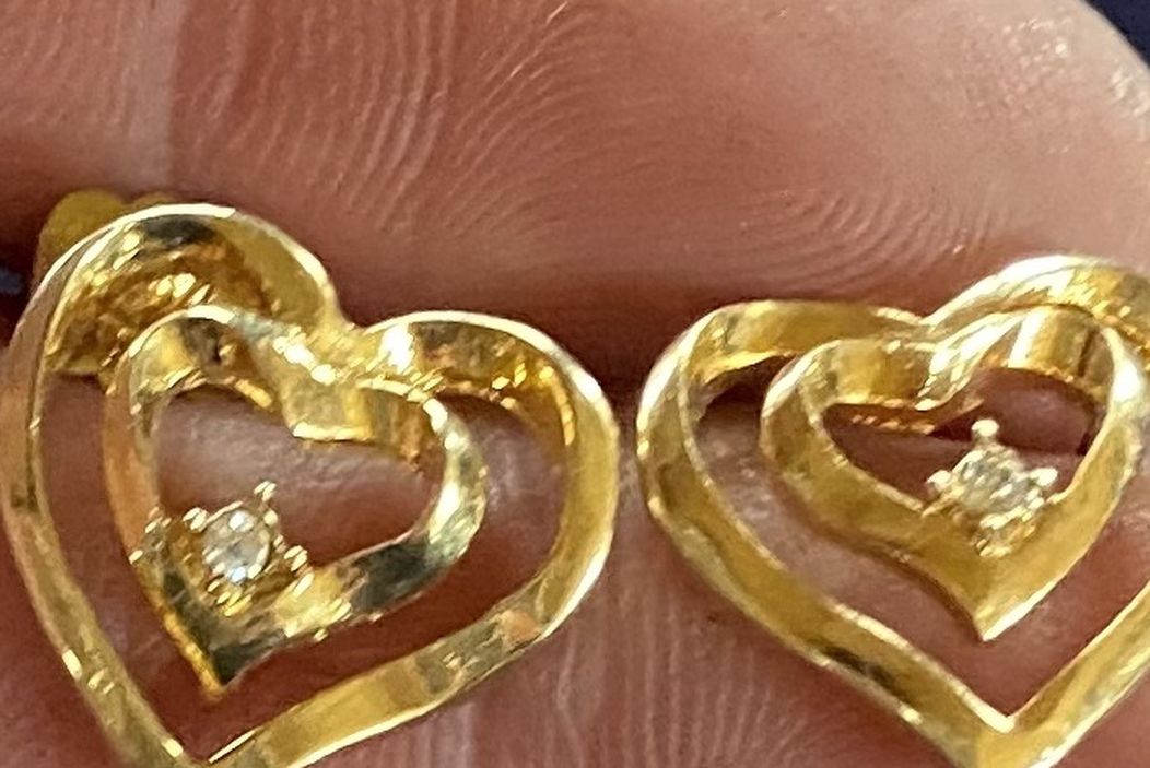 Heart Earrings w/cubic Zirconia