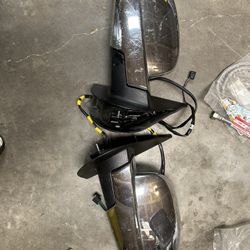 Pair of OEM Toyota Tundra side mirrors (2014–2021).