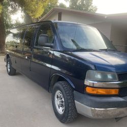 2010 Chevy 3500 Express 15 Passenger 