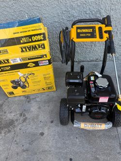 3600 PSI 2.5 GPM Gas Pressure Washer, Honda GX200 Engine (50-State), Heavy-Duty Commercial Cold Water Power Cleaner like new