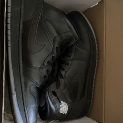 Air Jordan 1 Mid Se Metallic
