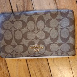 Coach Slim Zip Wallet