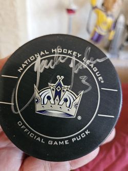 LOS ANGELES KINGS PUCK 