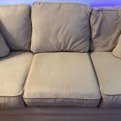 🎄 Genuine La-Z-Boy Collins Sofa – Perfect for the Holidays! 🛋️