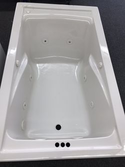 60”x36” jacuzzi tub