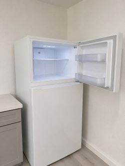 LG refrigerator 20 cu ft