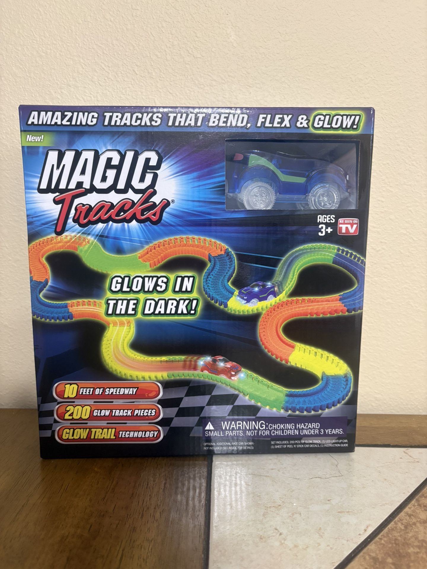 MAGIC Tracks 10 FT Speedway 200 Glow Track Pieces As Seen On TV! Ontel 2020 New