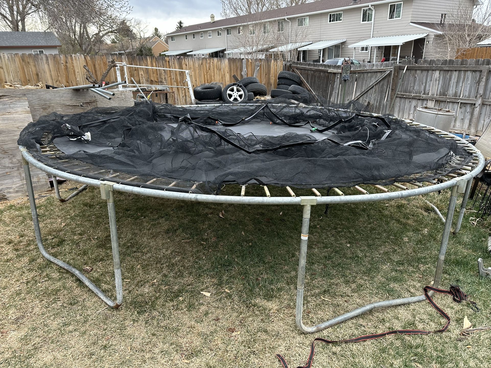 Trampoline With Sprinkler Net