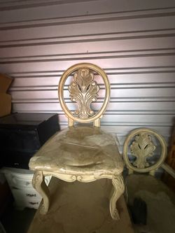 Table chairs