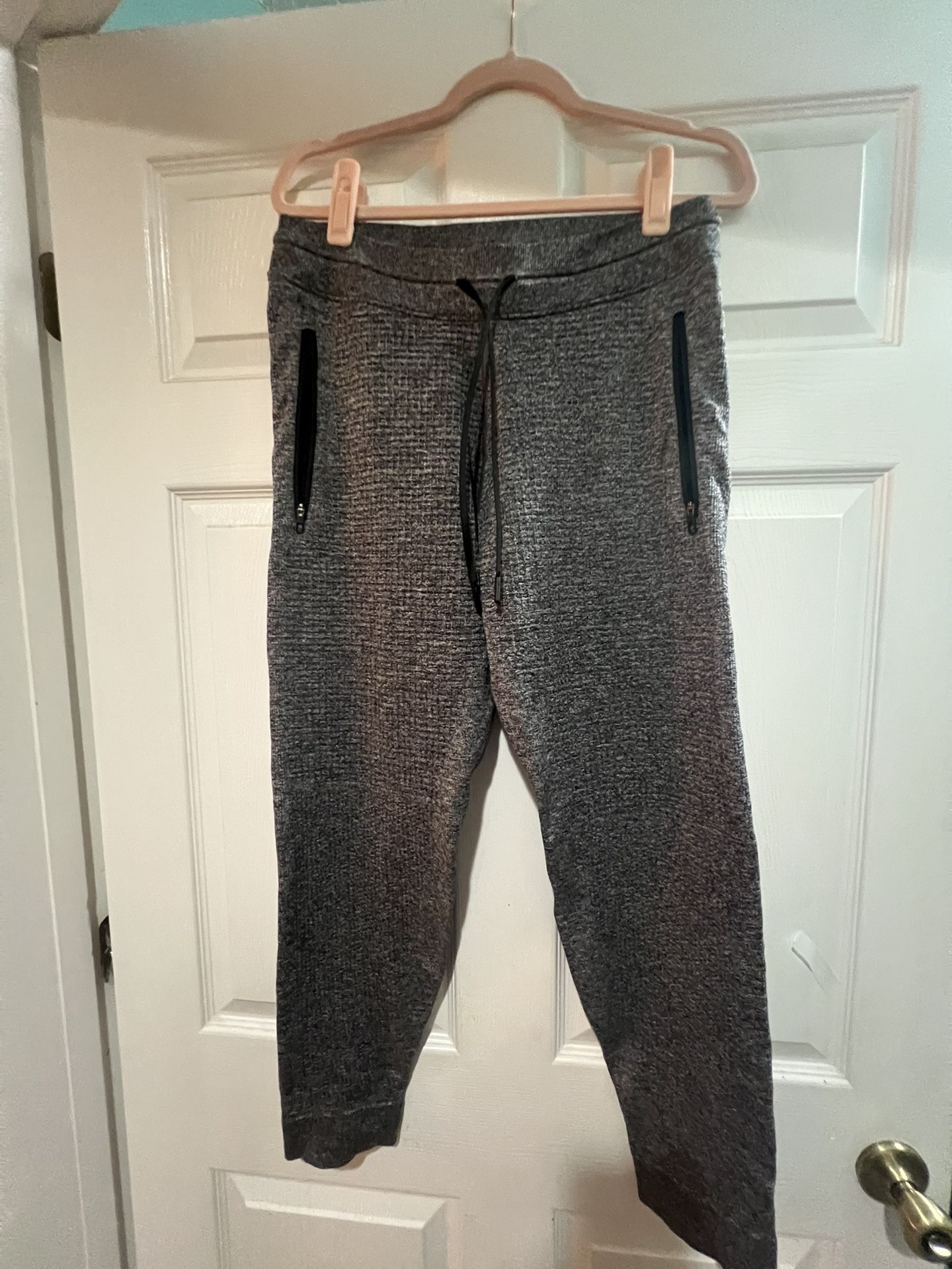 Lululemon Men’s Engineered Warmth Joggers Large