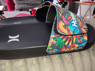 hurley slip ons