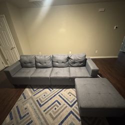 Sectional Couch w/ Ottoman