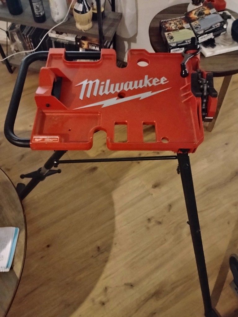 Milwaukee 6” Leveling Tripod Chain Vise