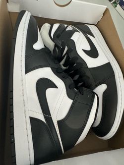 Jordan 1 mid Panda women’s size