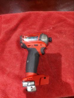 Milwakee compat drill perfect condicion  60.00   Atomic brushness