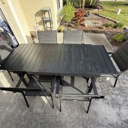Patio Table With Leaf And 6 Chairs