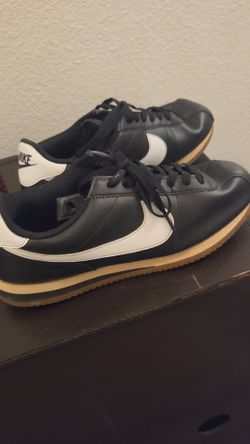 Nike Cortez size 9