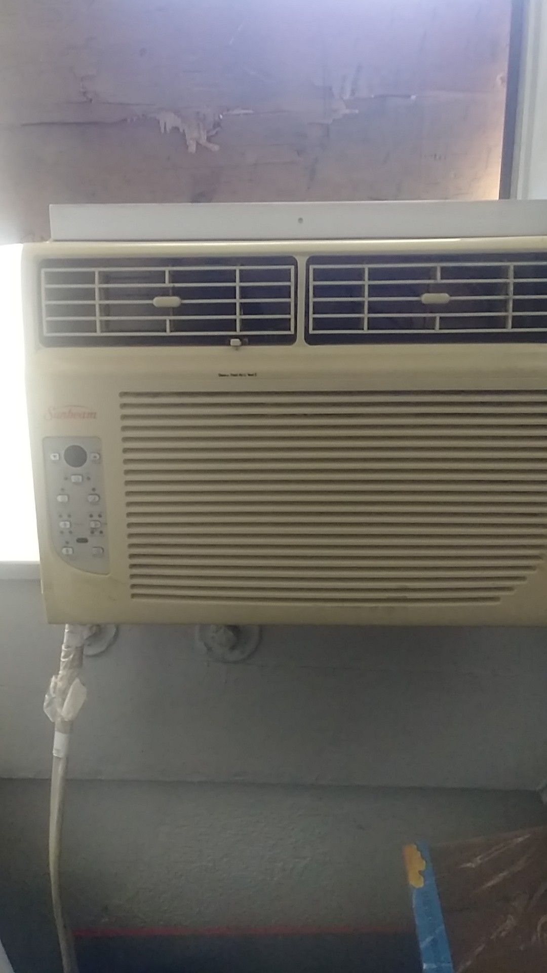 Sunbeam air conditioner for Sale in Montebello, CA OfferUp