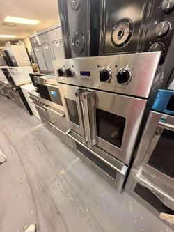 Viking Electric Double Wall Oven 30”Inch French Door  Stainless Steel  Used Like New