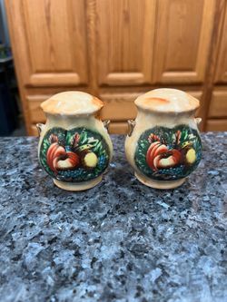 Vintage Enesco Fall Harvest Pair of Salt & Pepper Shakers.  Made in Japan.  Size approximately 3 inches tall.  Preowned never used.