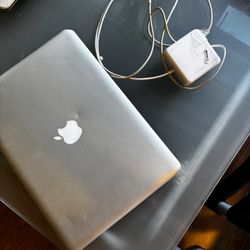 Computer MacBook 