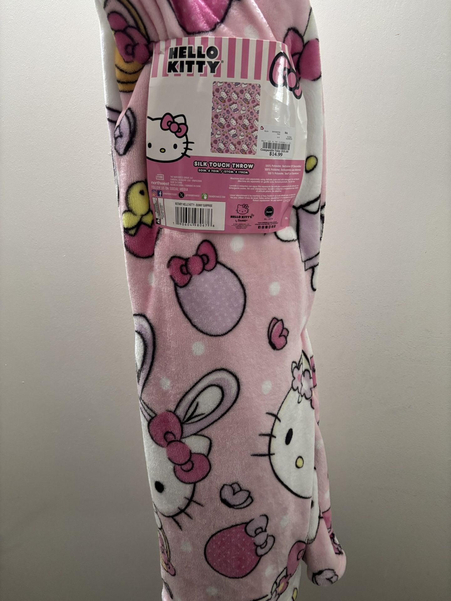 Hello Kitty Throw