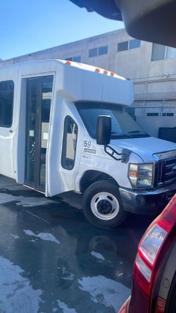 2013 Ford E350 Super Duty