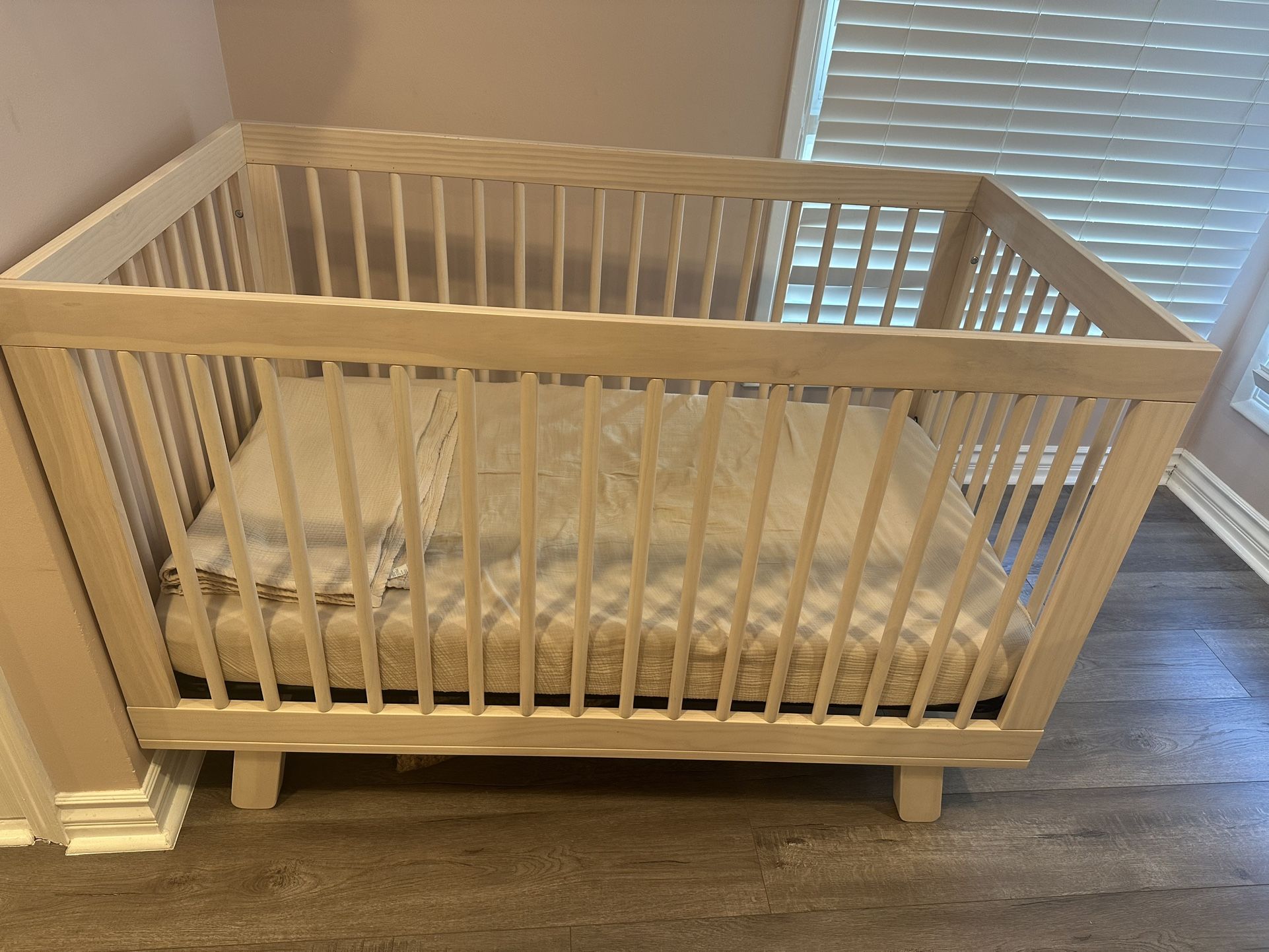 Baby/toddler Crib/bed