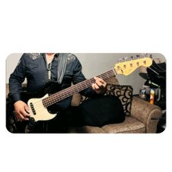 Bass Norteno Bass Great Instrument Great Condition 