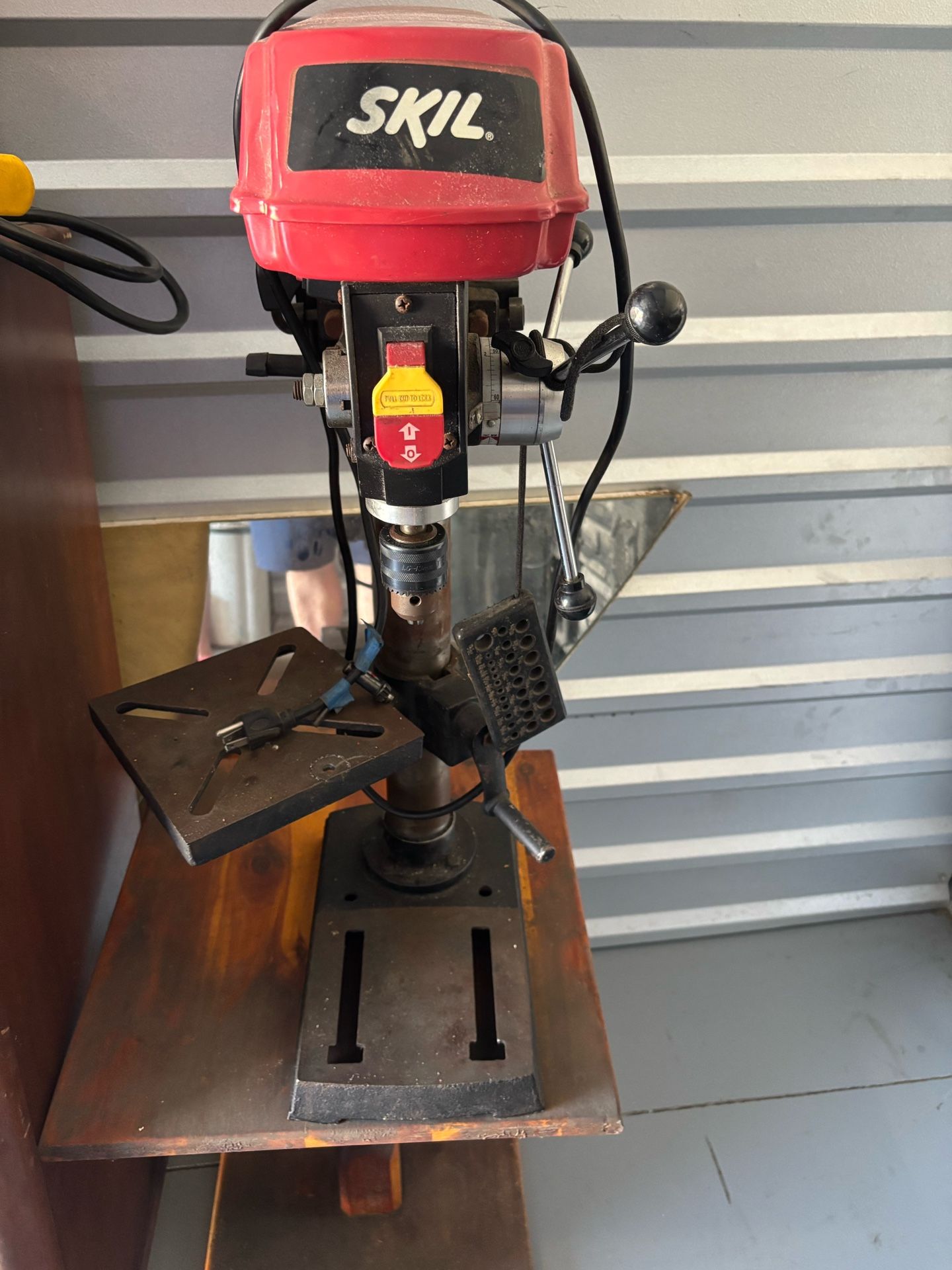 SKIL DRILL PRESS 