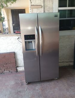 Frigidaire Gallery Side-by-Side Stainless Steel Refrigerator