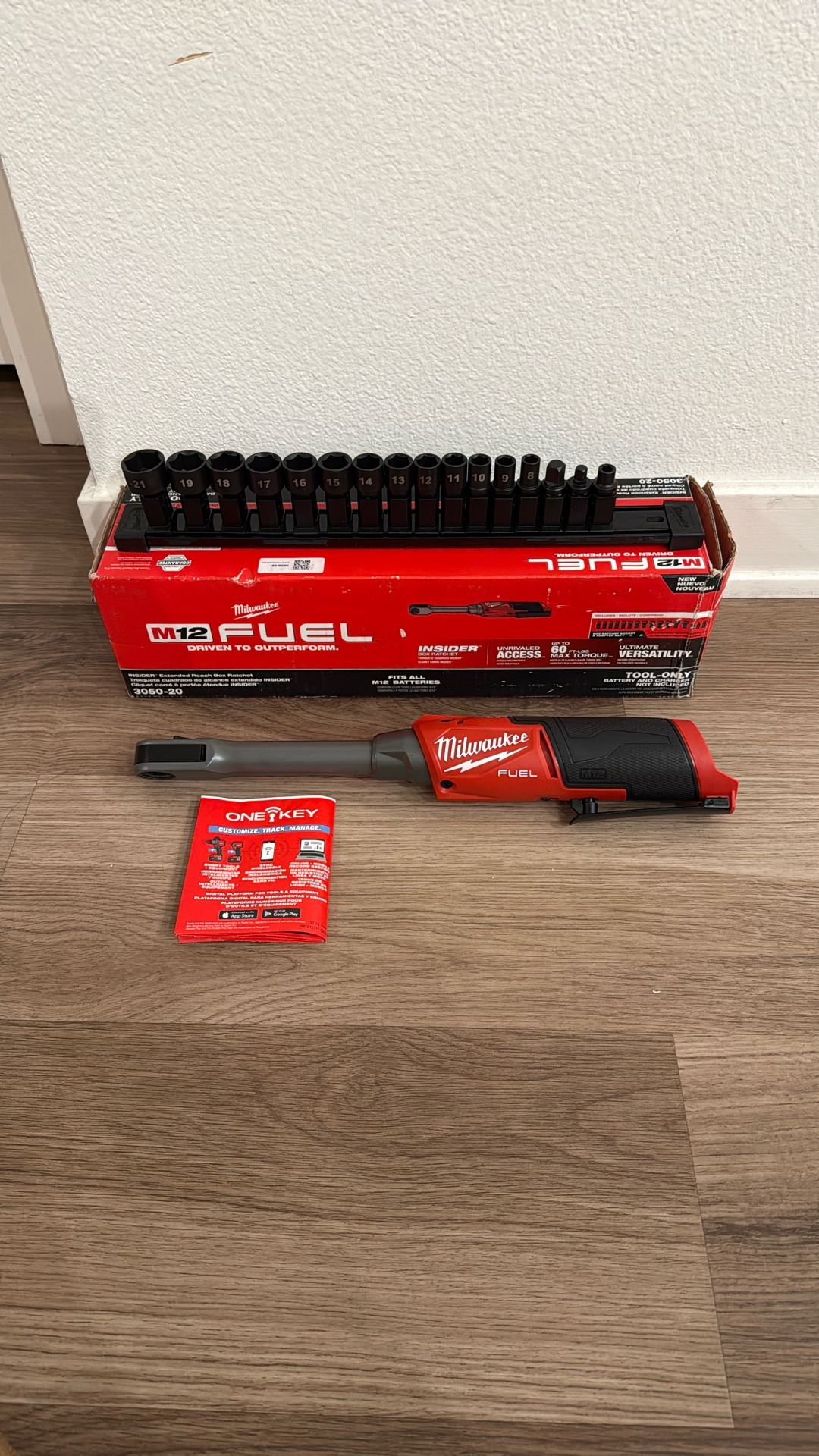 Milwaukee M12 FUEL INSIDER 12V Lithium-Ion Brushless Cordless 1/4 in. - 3/8 in. Extended Reach Box Ratchet (Tool-Only)