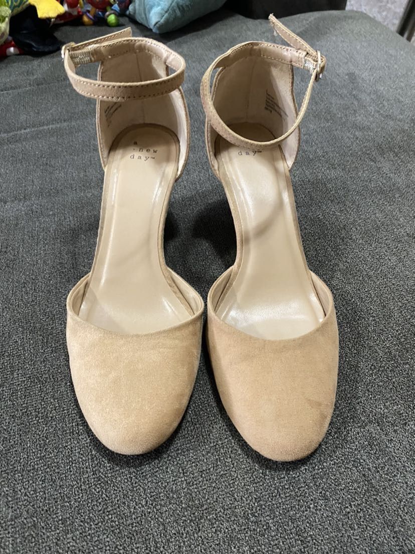 A New Day Tan heels size 9