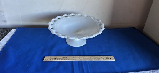 White fruit holder