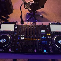 Pioneer CDJ-3000s (Pair) + DJM-A9 Mixer + Odyssey Cases 