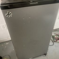 Fridged AirMini Fridge 