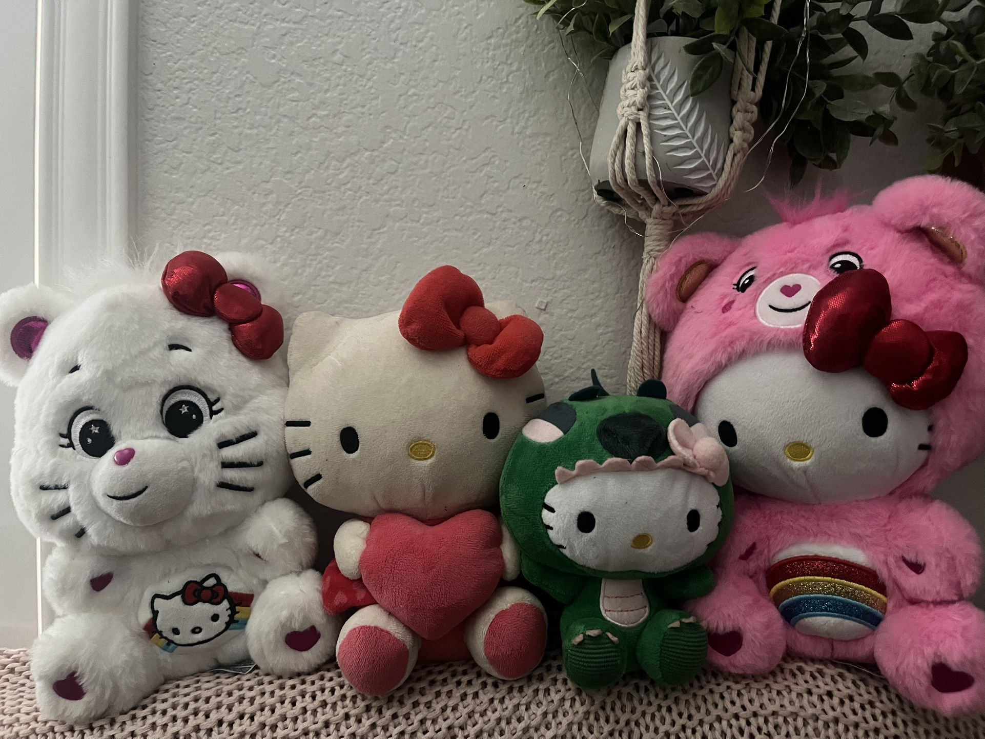Squishmillows/ Plushies