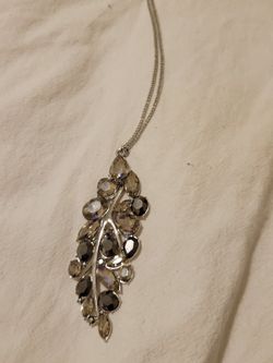 vintage rhinestone leaf floral pendant necklace