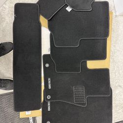 Mazda CX-9 rugs