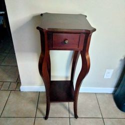 Pedestal Table