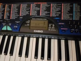 CASIO CTK-495 keyboard + bonus stand, bench & music stand