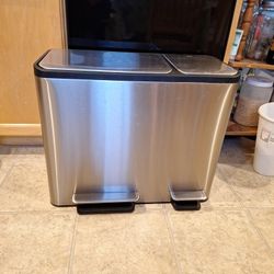 ECO 16 Gal Dual Hands Free Tresh/Recycle Can